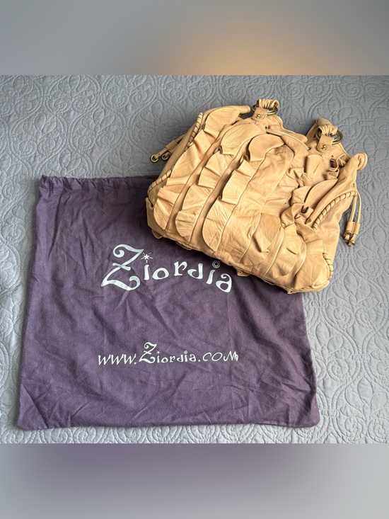 Ziordia Handbags - Ziordia Vintage Cream Ruffled Leather Hobo Bag Slouchy